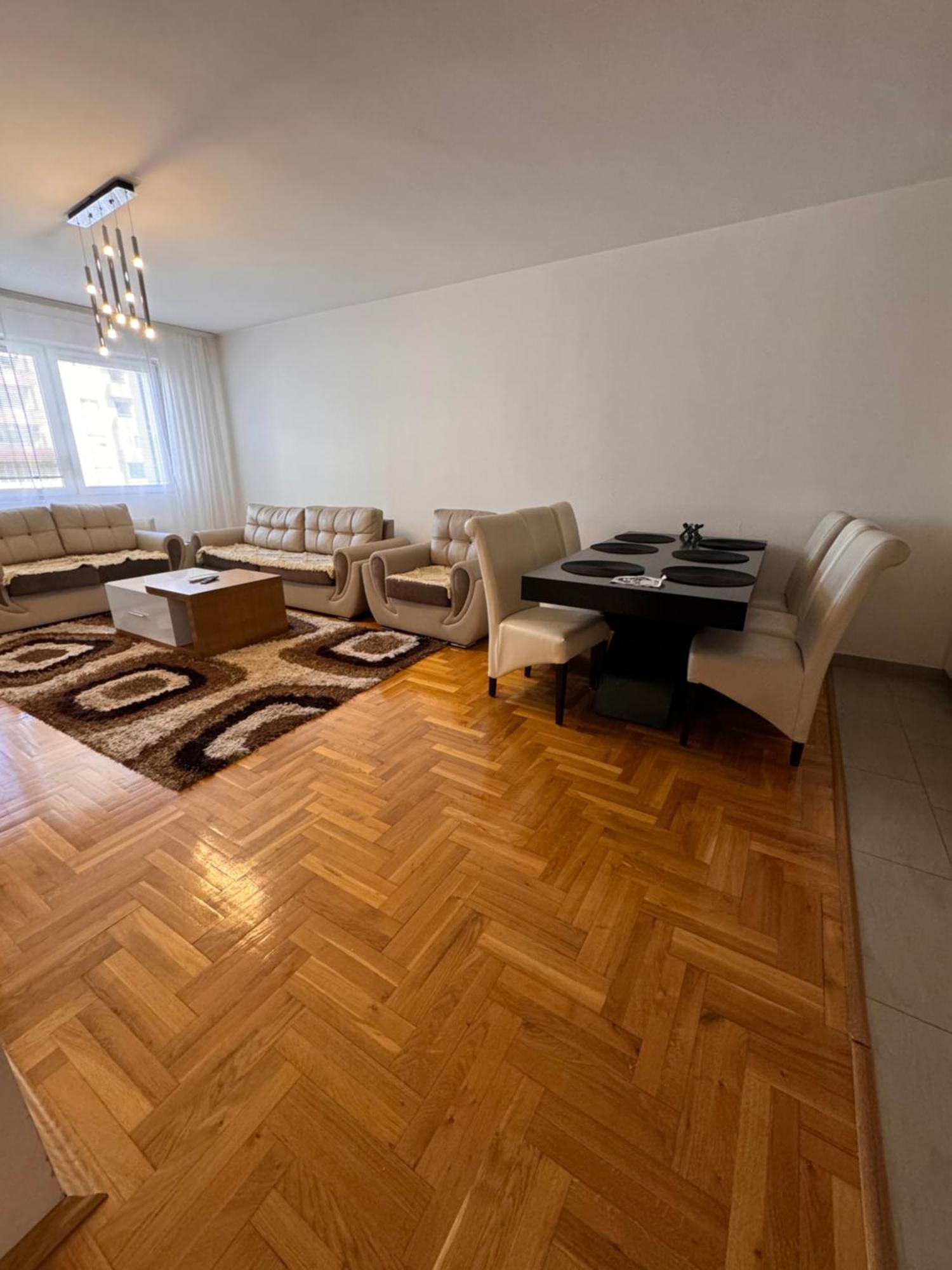 Big Spacious Apartment In Pej Center With Wi-Fi Peje Exterior foto